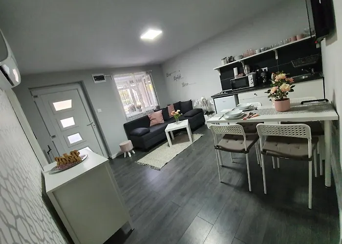 Sunny Garden Apartament